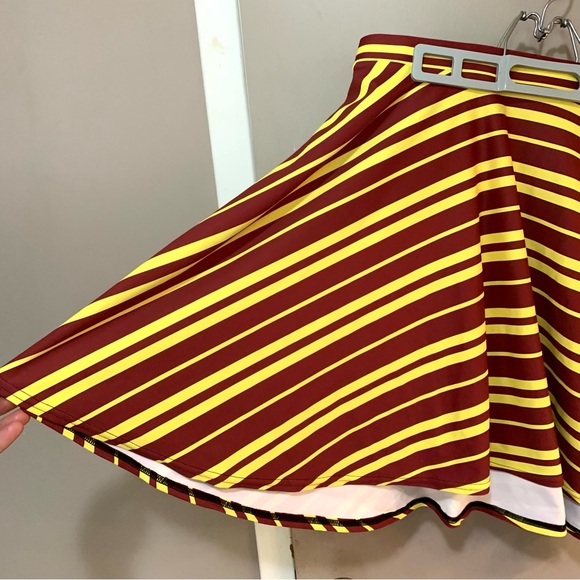 Gryffindor tie inspired skirt - skater circle Harry Potter - Picture 2 of 4